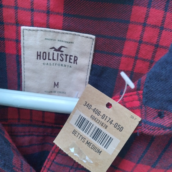Hollister red navy plaid button up shirt, MEDIUM, new with tag - Picture 2 of 4